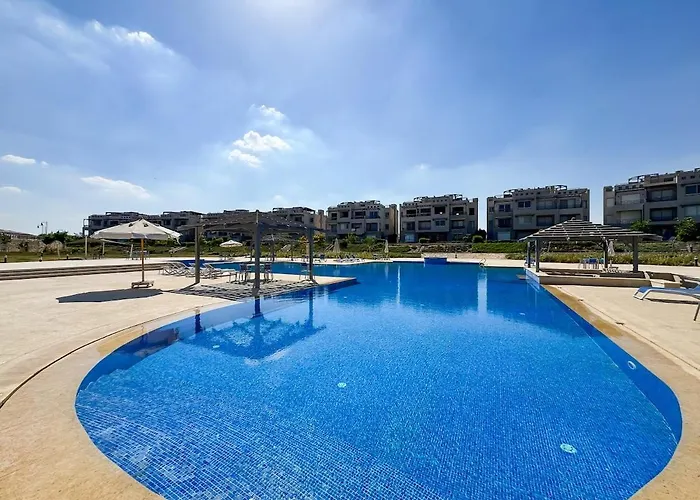 With Pool & Access Ein Bay *